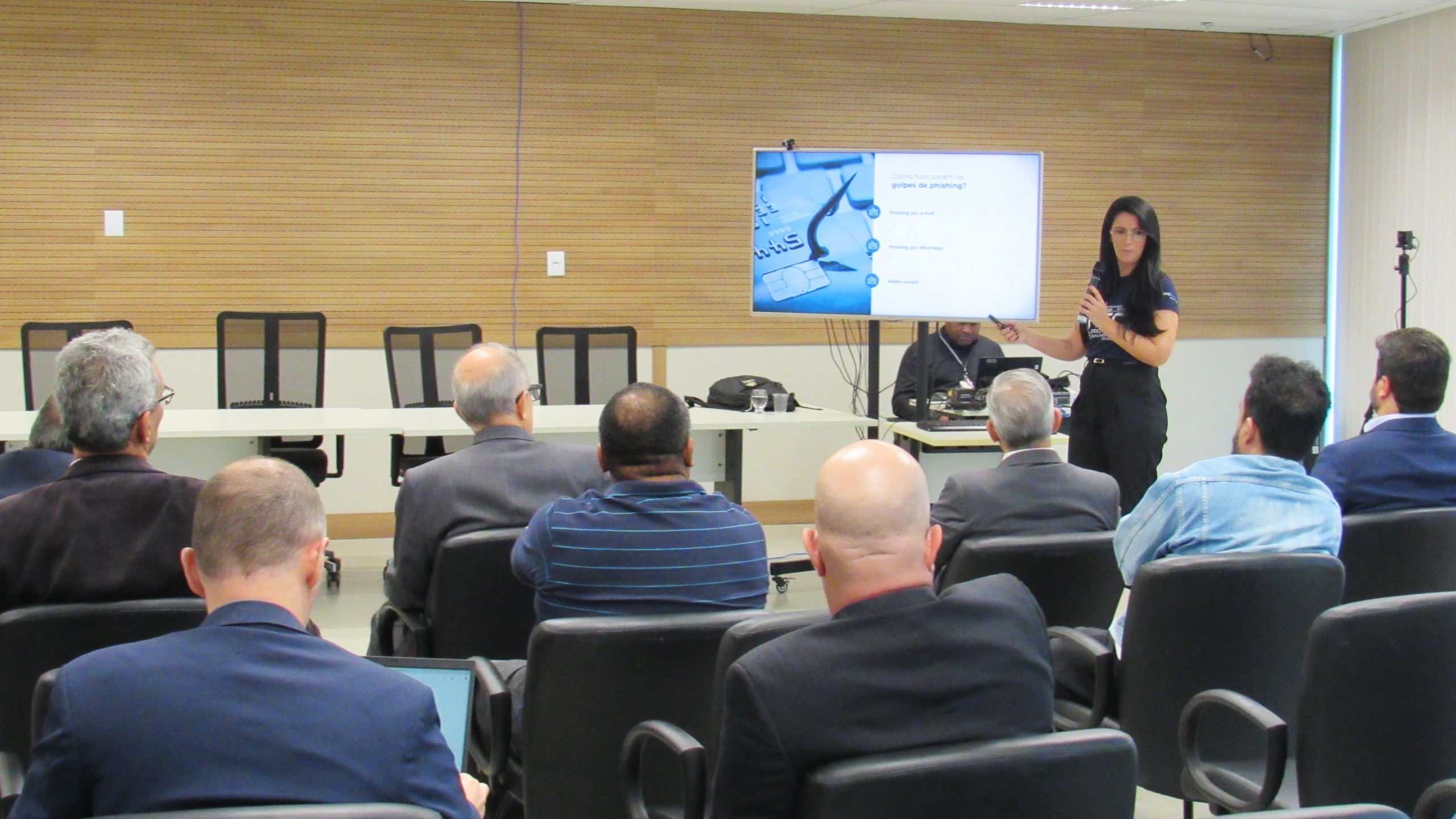 Palestra aborda golpes virtuais que usam a estrutura do Judiciário como isca   