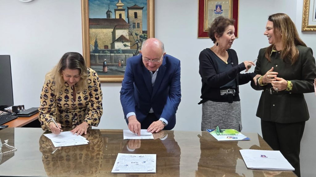 TJBA e Prefeitura de Feira de Santana assinam termo para implantar o 1º Laboratório Jurídico do Judiciário baiano; acordo vai ampliar possibilidades de estágio para estudantes de Direito   