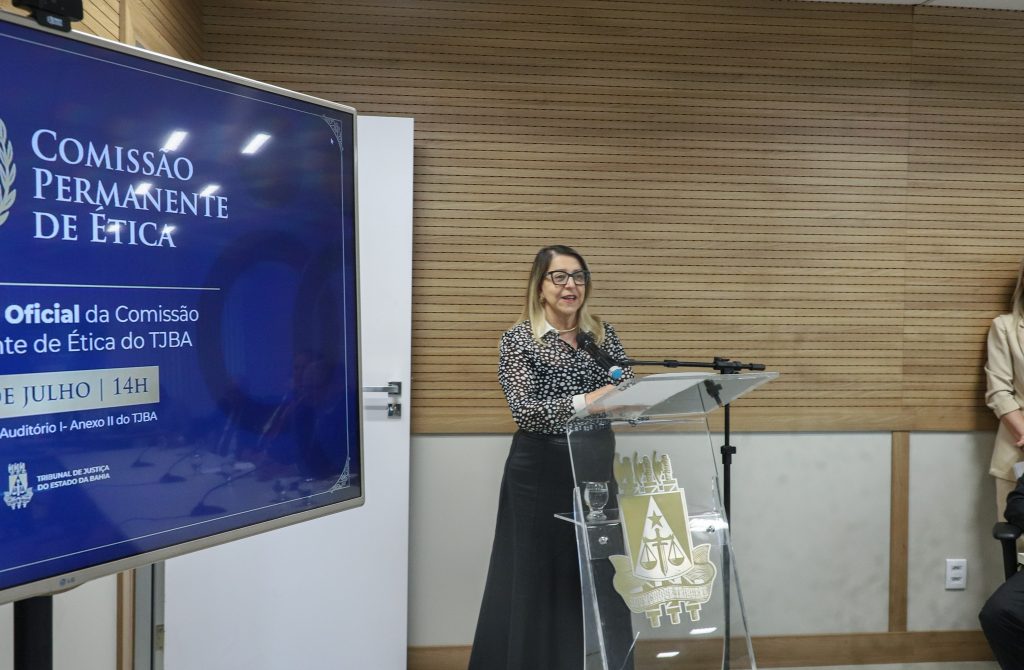 Presidente Cynthia Resende instala a Comissão Permanente de Ética do TJBA; cerimônia contou com lançamentos da Cartilha e do Canal de denúncia     
