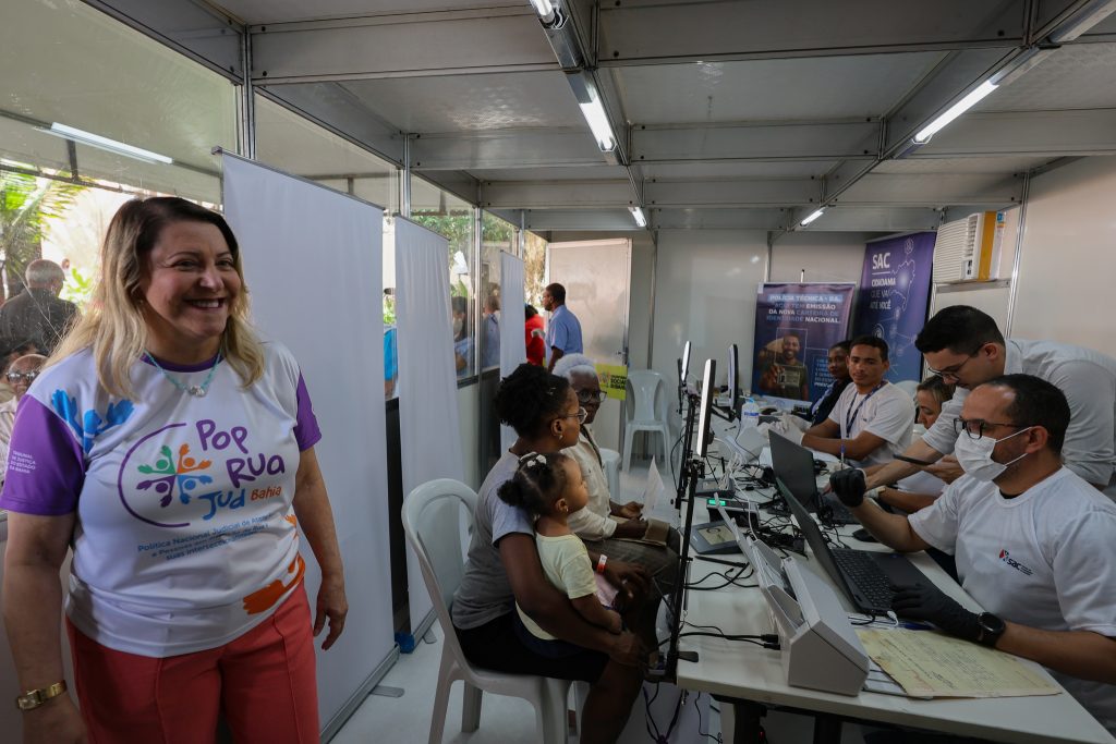 Mutirão PopRuaJud Bahia realiza mais de 7 mil atendimentos nas áreas da justiça, saúde e assistência social