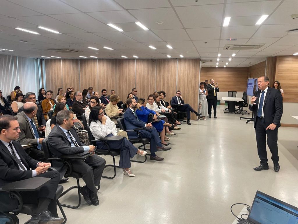 Magistrados e membros dos NatJus passam por capacitação voltada à tomada de decisão judicial de saúde; oficina ministrada por representantes do Hospital Sírio Libanês segue até o dia 1º/8   