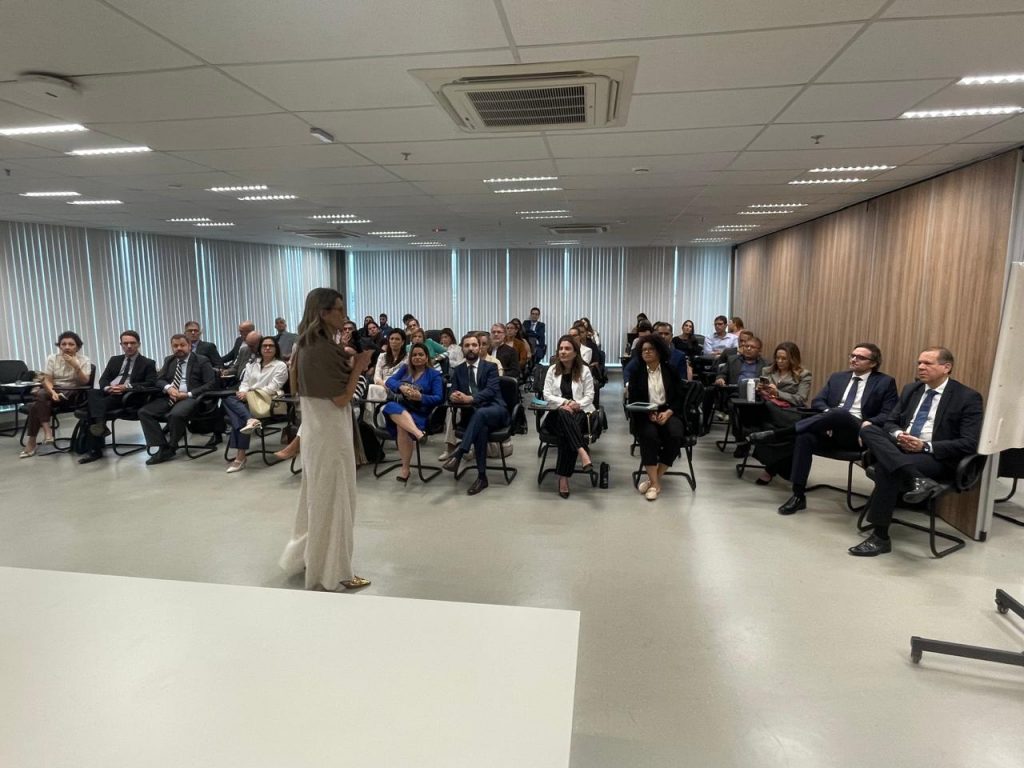 Magistrados e membros dos NatJus passam por capacitação voltada à tomada de decisão judicial de saúde; oficina ministrada por representantes do Hospital Sírio Libanês segue até o dia 1º/8   