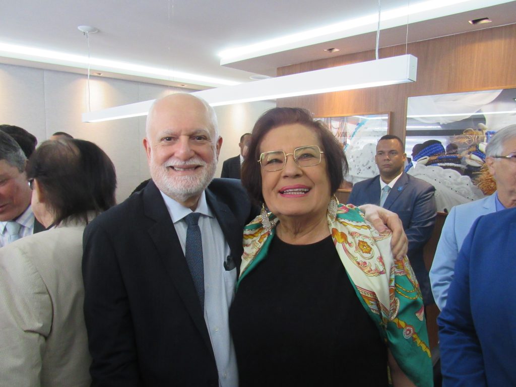 Desembargador Nilson Castelo Branco prestigia cerimônia de entrega da Medalha do Mérito Ruy Barbosa ao Conselheiro Antônio Honorato de Castro Neto    