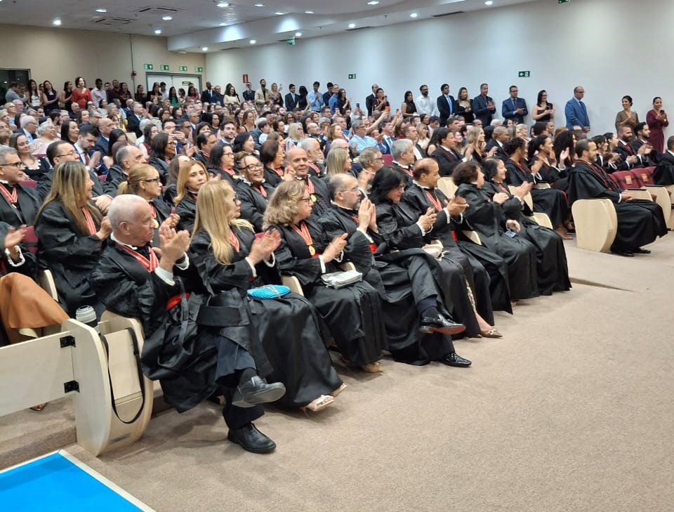 1º Vice-Presidente do TJBA participa de sessão solene de posse dos novos Promotores de Justiça Substitutos    