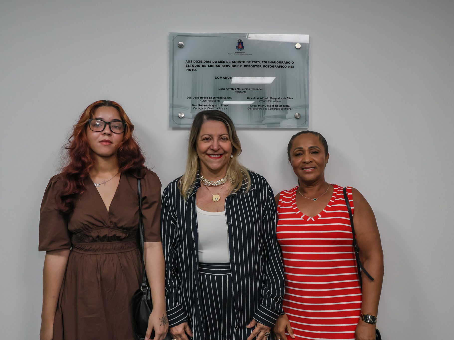 Tribunal de Justiça homenageia o Desembargador Manuel José Pereira da Silva e o Servidor Nei Pinto com nomes na Sala de Sessões 1 e no Estúdio de Libras   