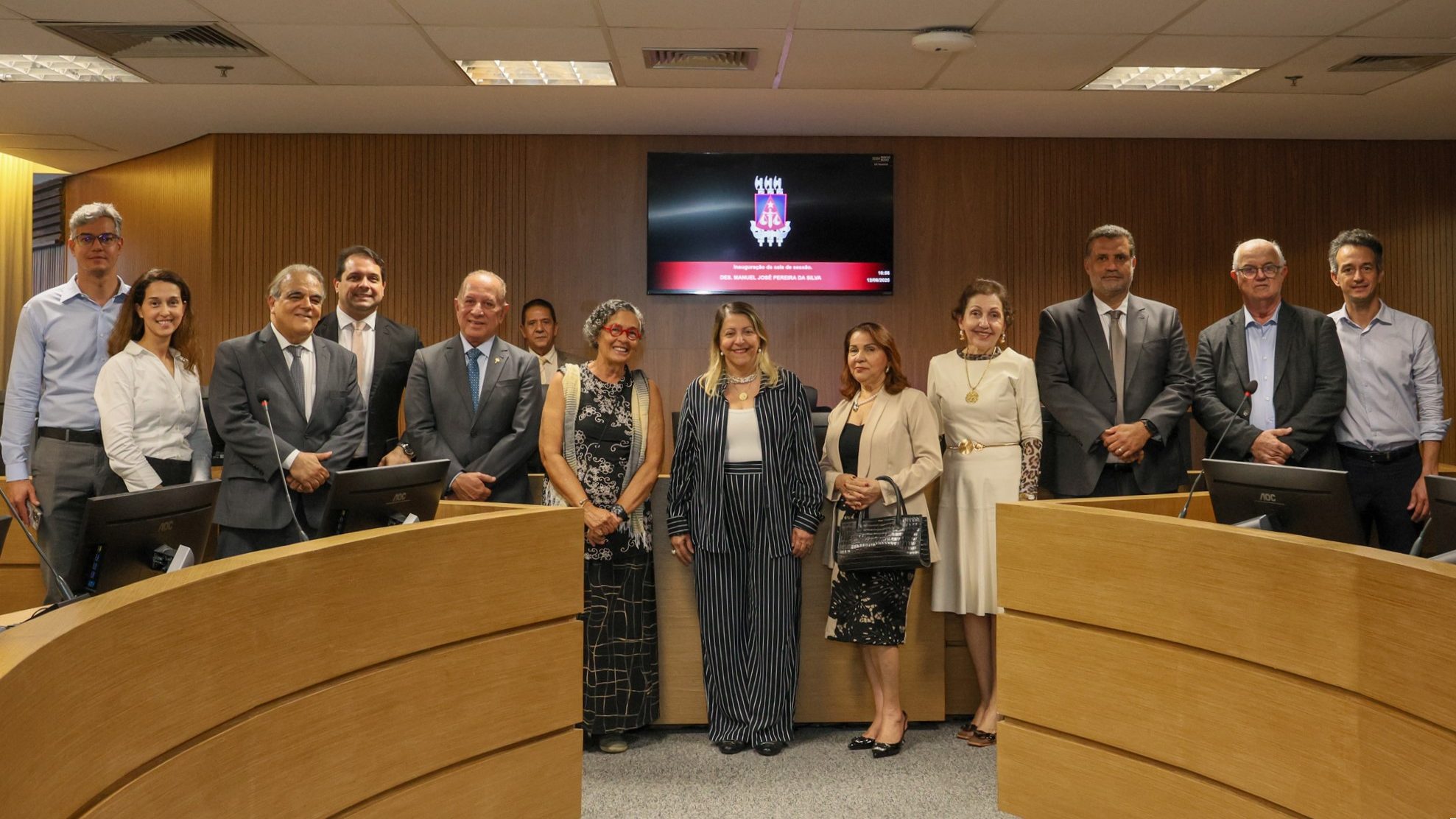 Tribunal de Justiça homenageia o Desembargador Manuel José Pereira da Silva e o Servidor Nei Pinto com nomes na Sala de Sessões 1 e no Estúdio de Libras   