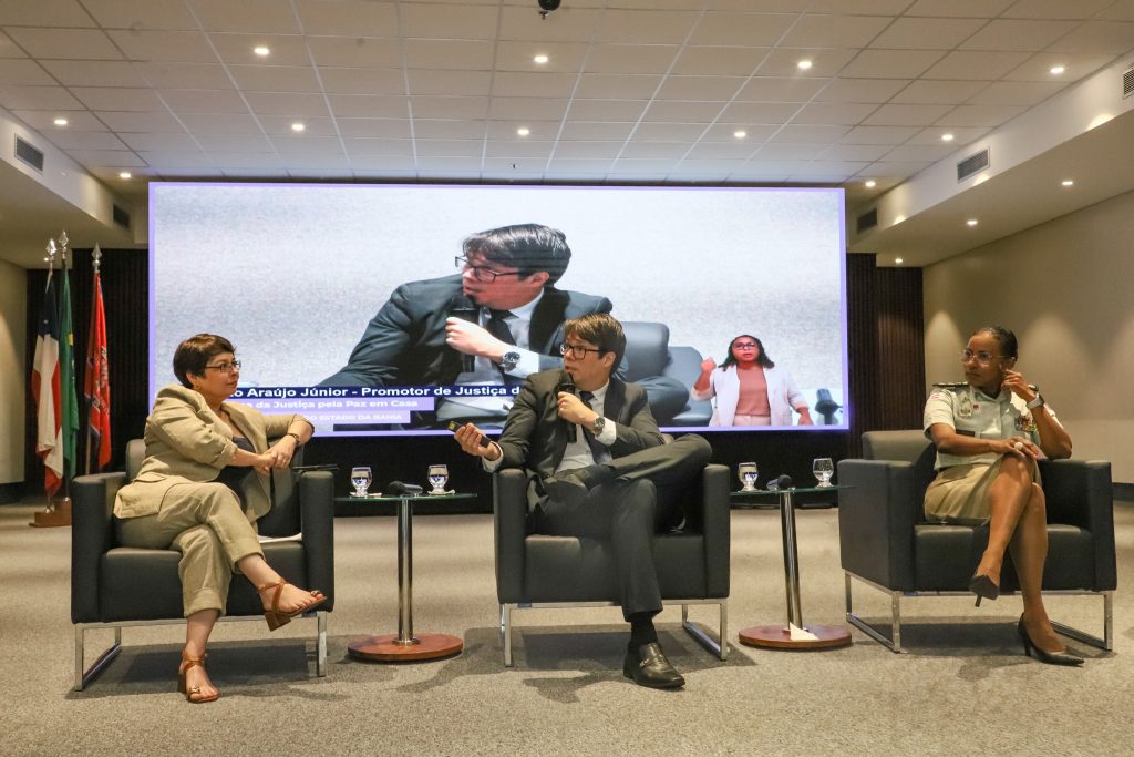 Abertura da 30ª Semana da Justiça pela Paz em Casa reúne autoridades e especialistas no TJBA   