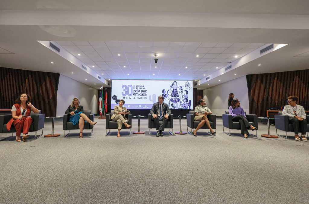 Abertura da 30ª Semana da Justiça pela Paz em Casa reúne autoridades e especialistas no TJBA   