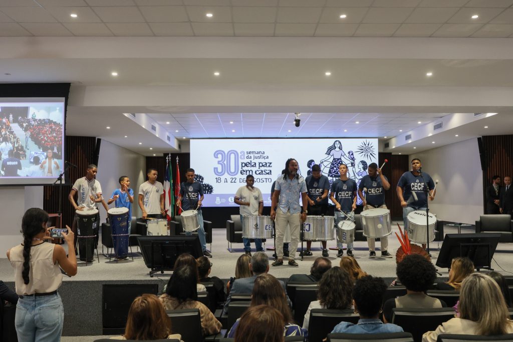 Abertura da 30ª Semana da Justiça pela Paz em Casa reúne autoridades e especialistas no TJBA   