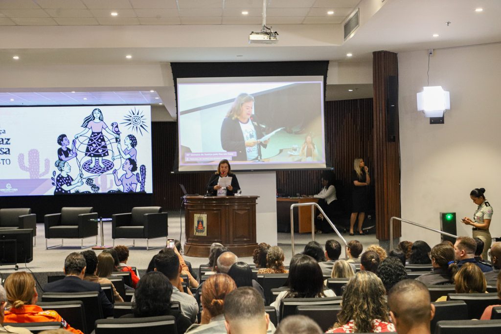 Abertura da 30ª Semana da Justiça pela Paz em Casa reúne autoridades e especialistas no TJBA   