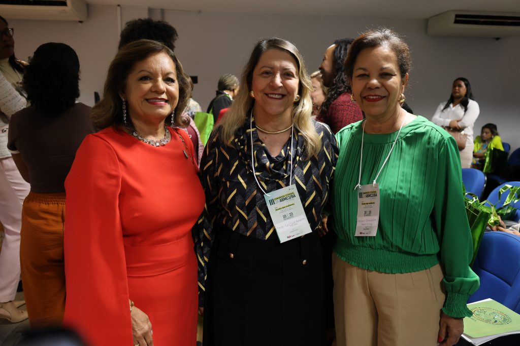 Presidente Cynthia Resende e Desembargadora Nágila Brito participam da abertura do 3º Congresso Estadual da Associação Brasileira das Mulheres de Carreira Jurídica   