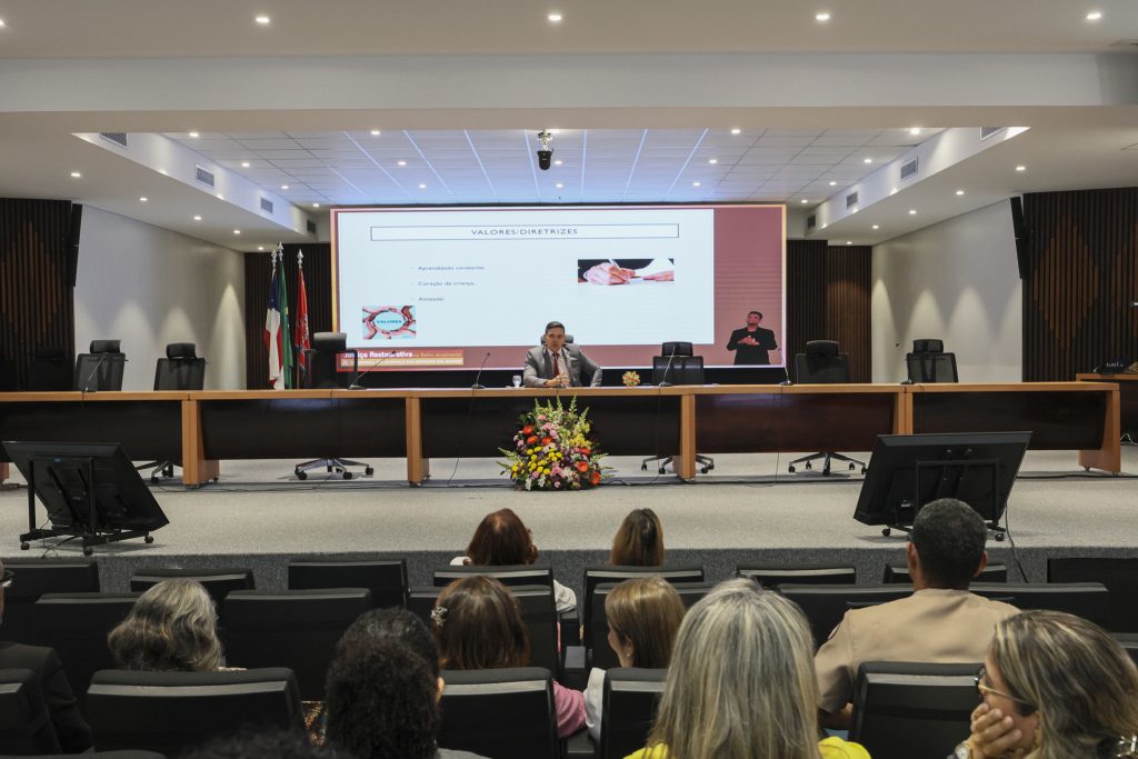 Evento no TJBA celebra os 20 anos da Justiça Restaurativa na Bahia e lança 6ª edição da Revista Consenso    