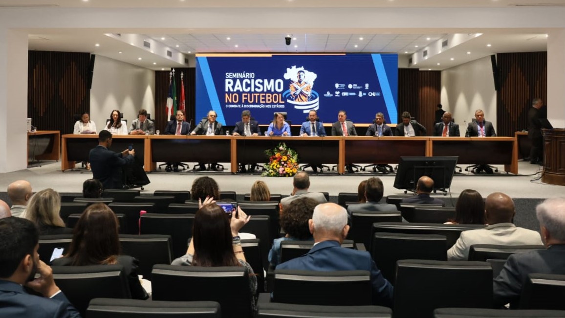 TJBA promove amplo debate sobre discriminação no futebol em seminário com a presença de representantes do esporte e autoridades do Judiciário   