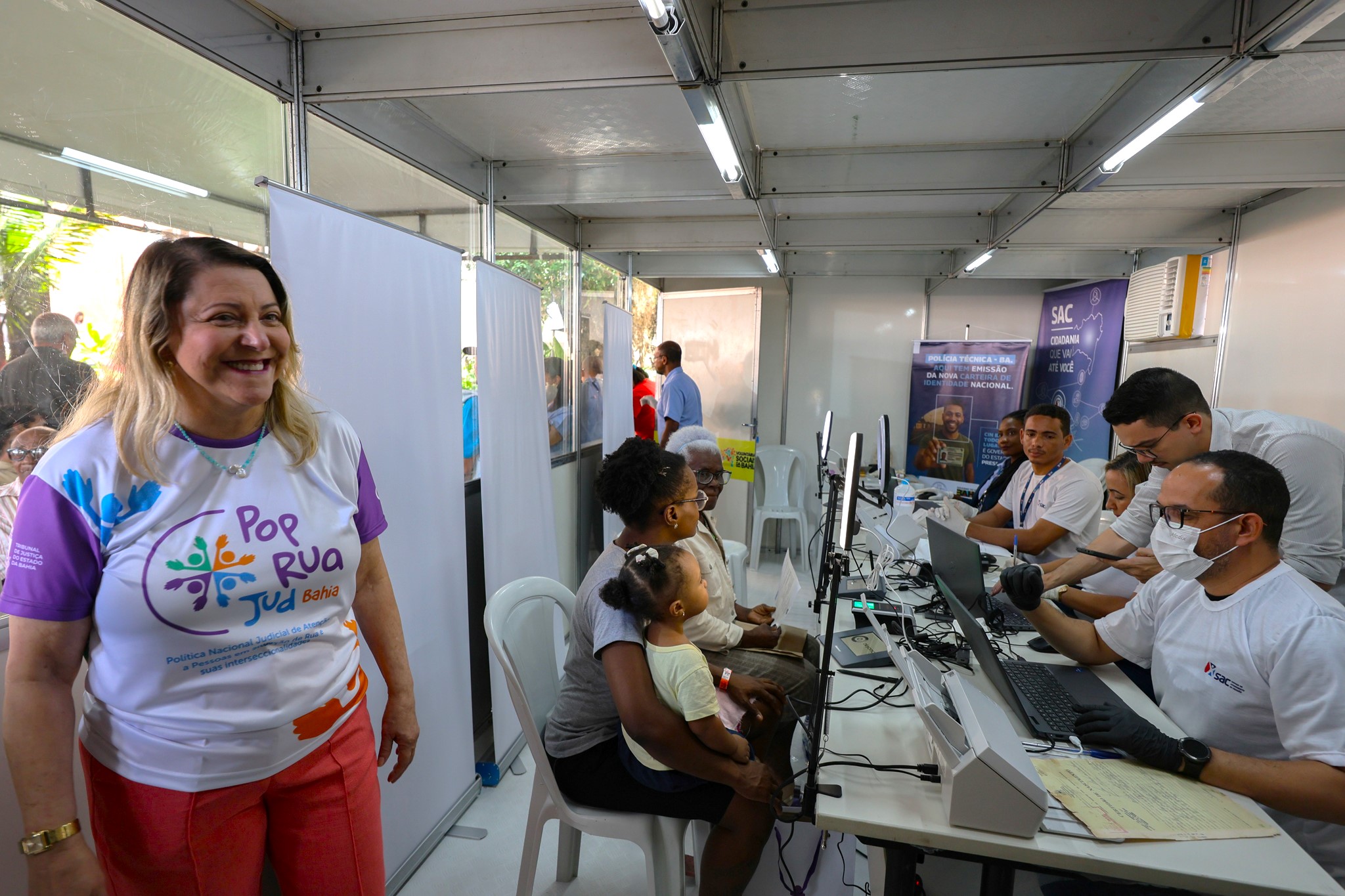 Profissionais voluntários e população atendida pelo Mutirão PopRuaJud Bahia falam sobre a iniciativa    