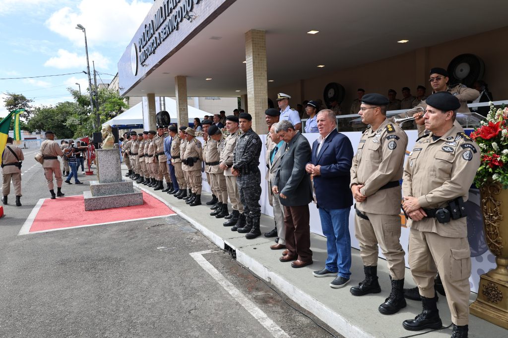 Integrantes do GSI recebem Medalha Valor de Tropa em cerimônia do Dia do Soldado   