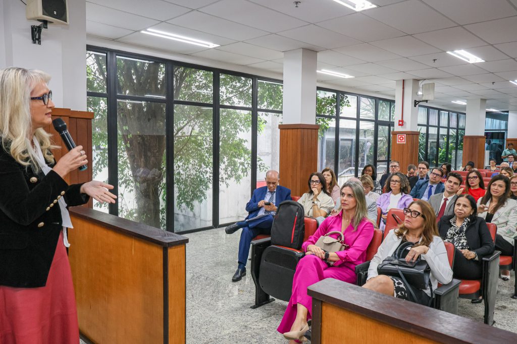Superendividamento: Unicorp-TJBA realiza oficina para magistrados(as) e mesa redonda com foco nas relações de consumo    