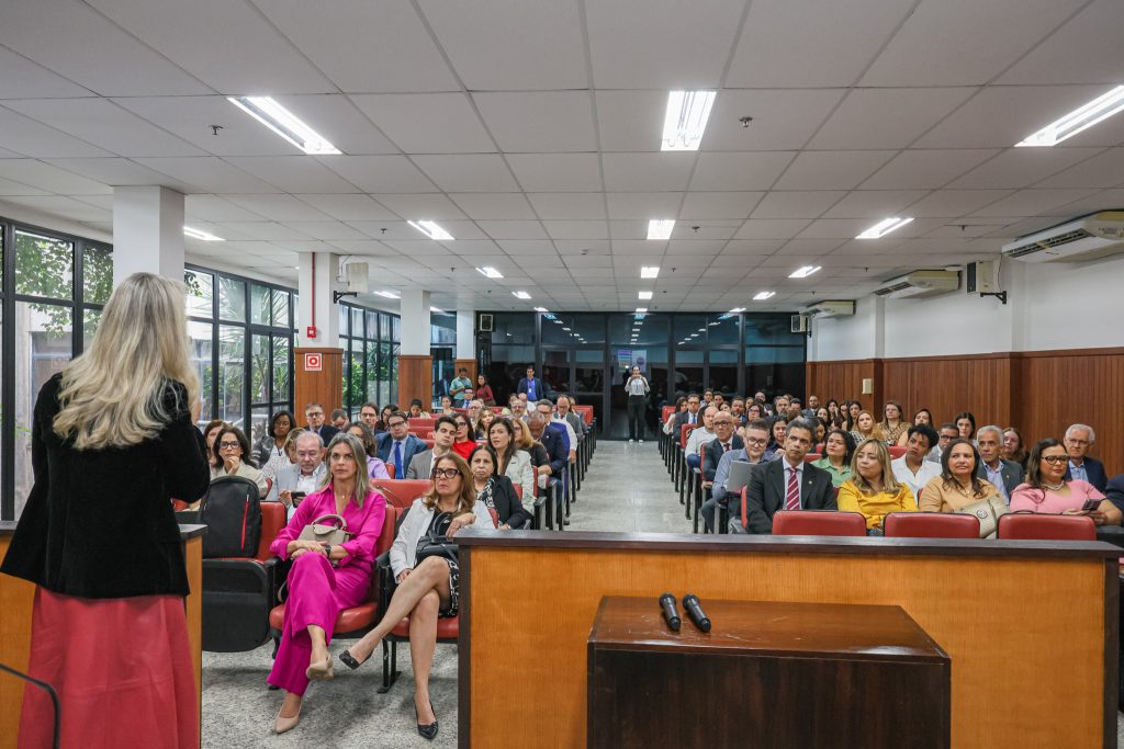 Superendividamento: Unicorp-TJBA realiza oficina para magistrados(as) e mesa redonda com foco nas relações de consumo    