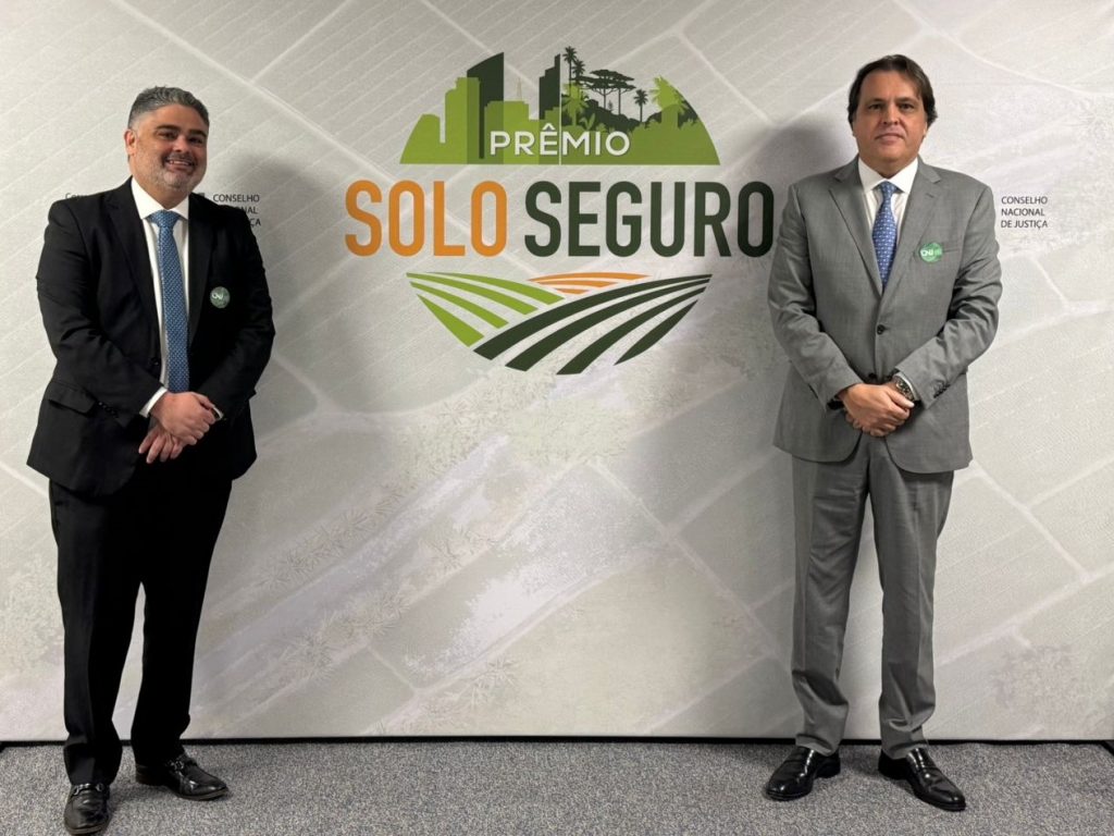 Núcleo de Regularização Fundiária do TJBA recebe Prêmio Solo Seguro 2025 e menção honrosa do CNJ  