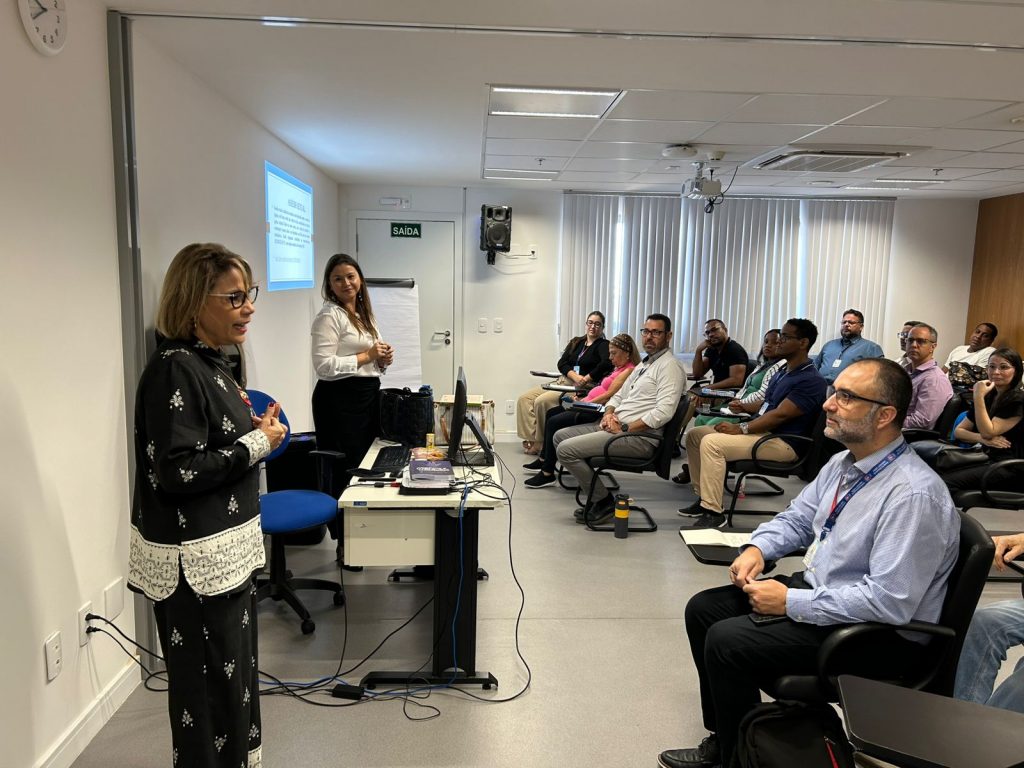Fiscais de contratos passam por curso sobre a Política Institucional de Combate ao Assédio e à Discriminação   