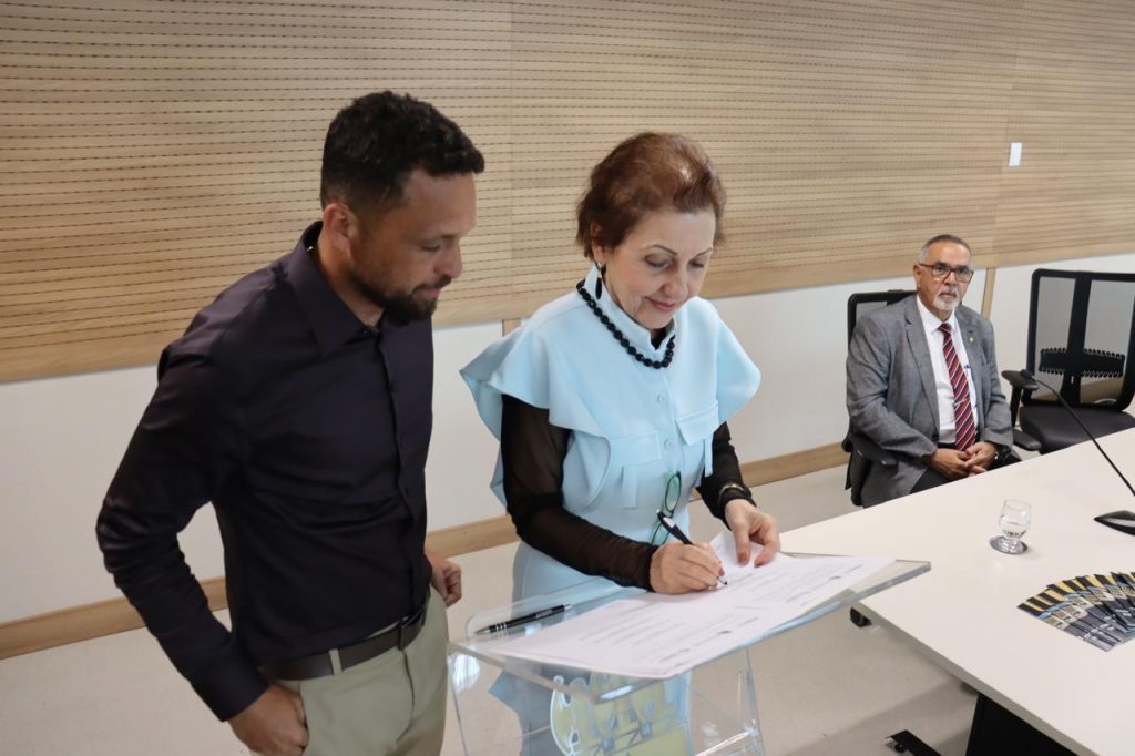 TJBA firma novos termos de adesão e expande acesso a serviços judiciais em municípios e instituições com o Conecta Justiça    