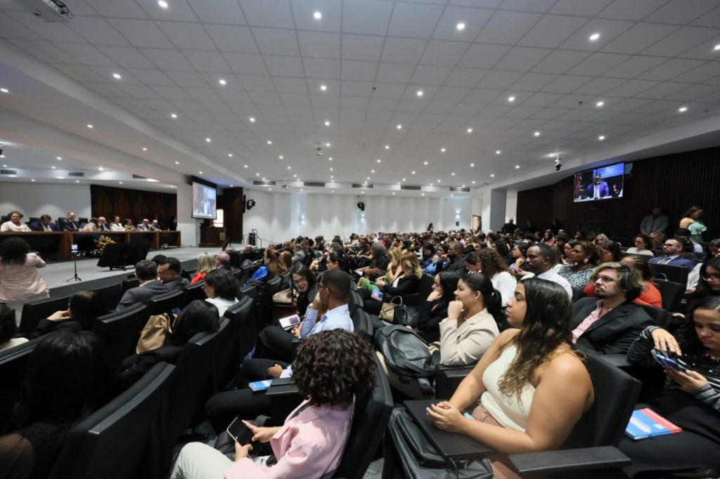 Debate sobre evolução e desafios do Código de Defesa do Consumidor, que completa 35 anos, enche auditório do TJBA    