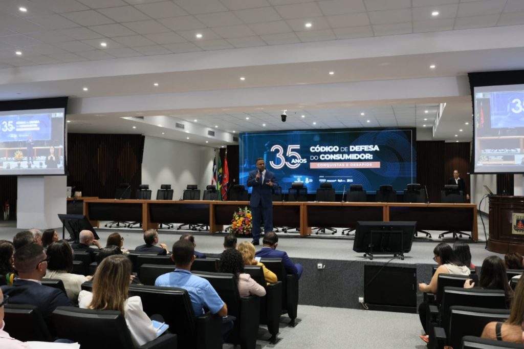 Debate sobre evolução e desafios do Código de Defesa do Consumidor, que completa 35 anos, enche auditório do TJBA    