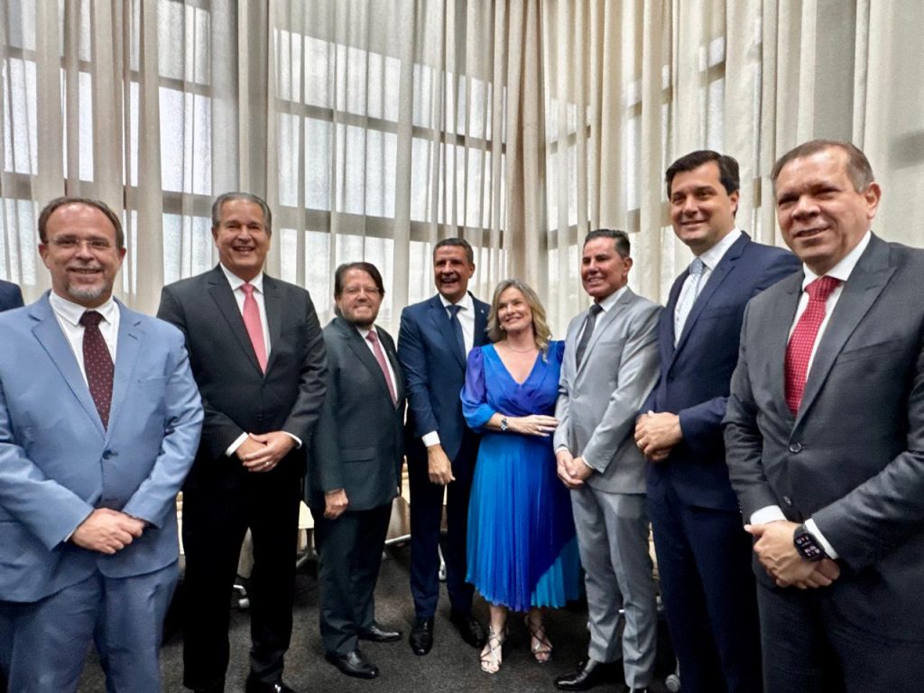 TJBA prestigia entrega da Comenda 2 de Julho ao Presidente do TCE   