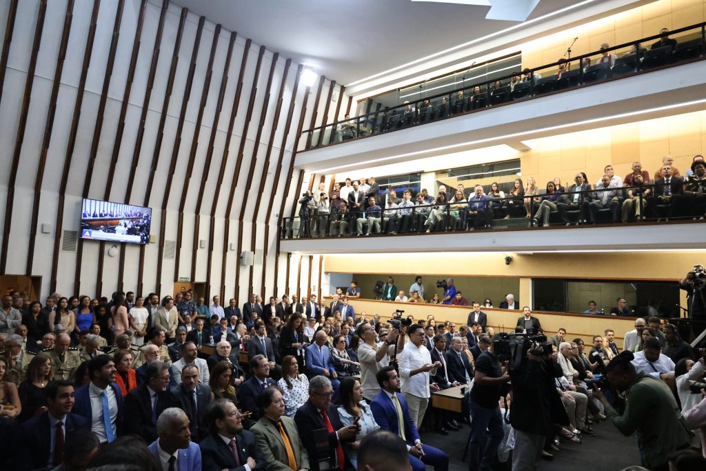 TJBA prestigia entrega da Comenda 2 de Julho ao Presidente do TCE   