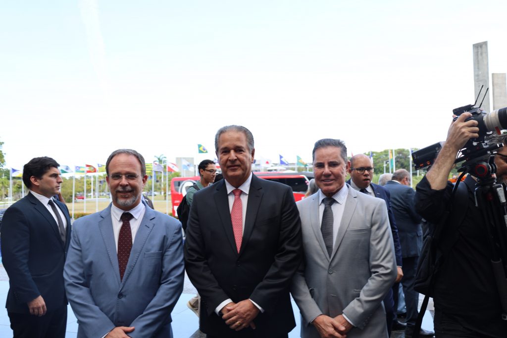 TJBA prestigia entrega da Comenda 2 de Julho ao Presidente do TCE   