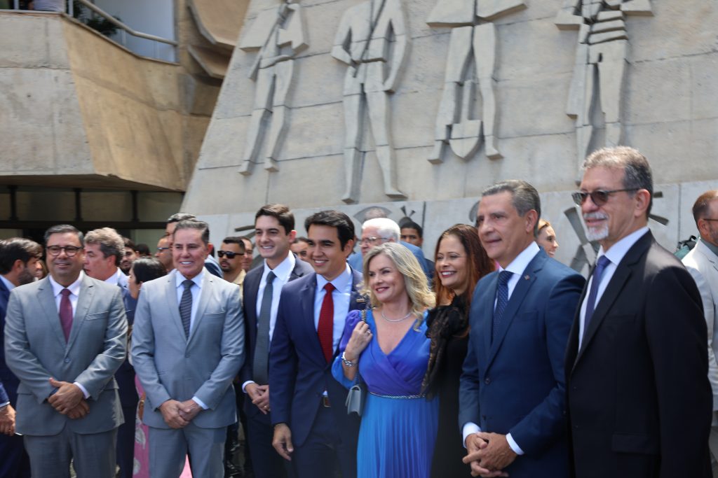TJBA prestigia entrega da Comenda 2 de Julho ao Presidente do TCE   