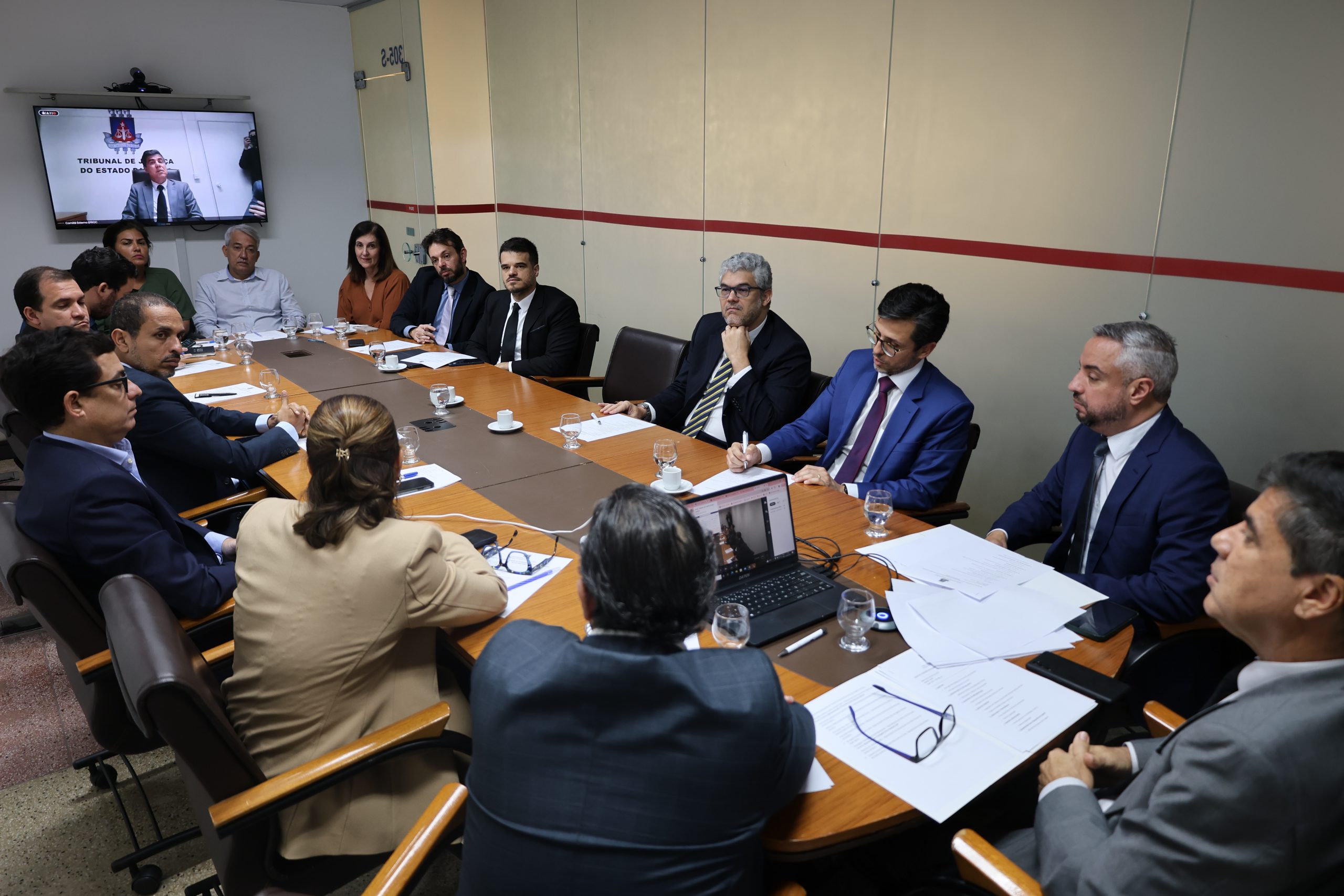 TJBA reúne órgãos externos para apresentar planejamento de implantação do EPROC   