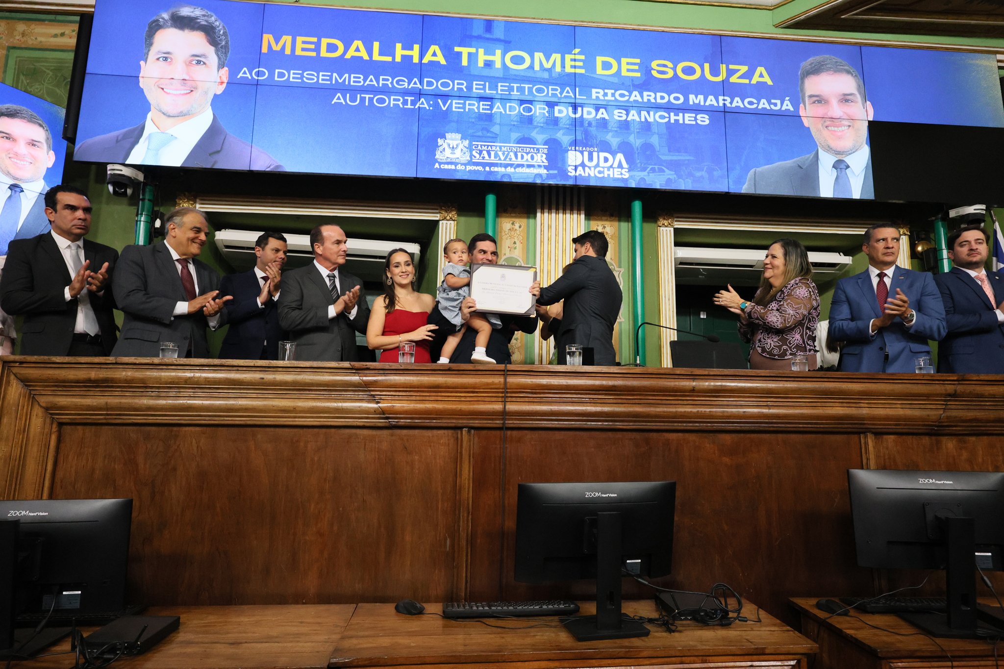TJBA prestigia outorga da Medalha Thomé de Souza ao Desembargador Eleitoral Ricardo Maracajá   