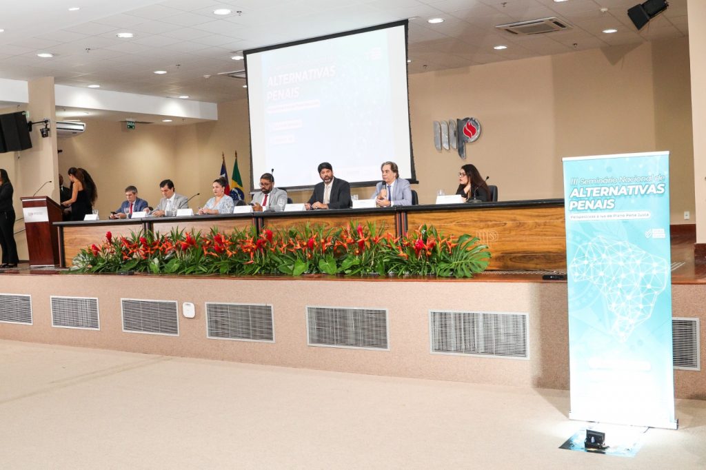 Desembargador Geder Gomes participa do III Seminário Nacional de Alternativas Penais   