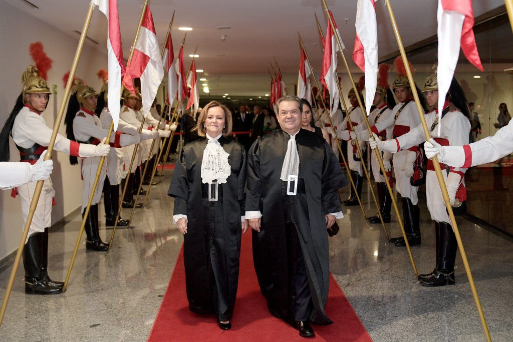 Desembargadores do TJBA prestigiam posse de novos ministros do Superior Tribunal de Justiça    