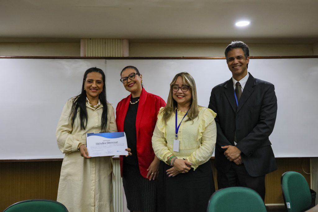 Pontes do Saber: Juíza Michelline Bittencourt palestra para alunos da Fundação Visconde de Cairu   