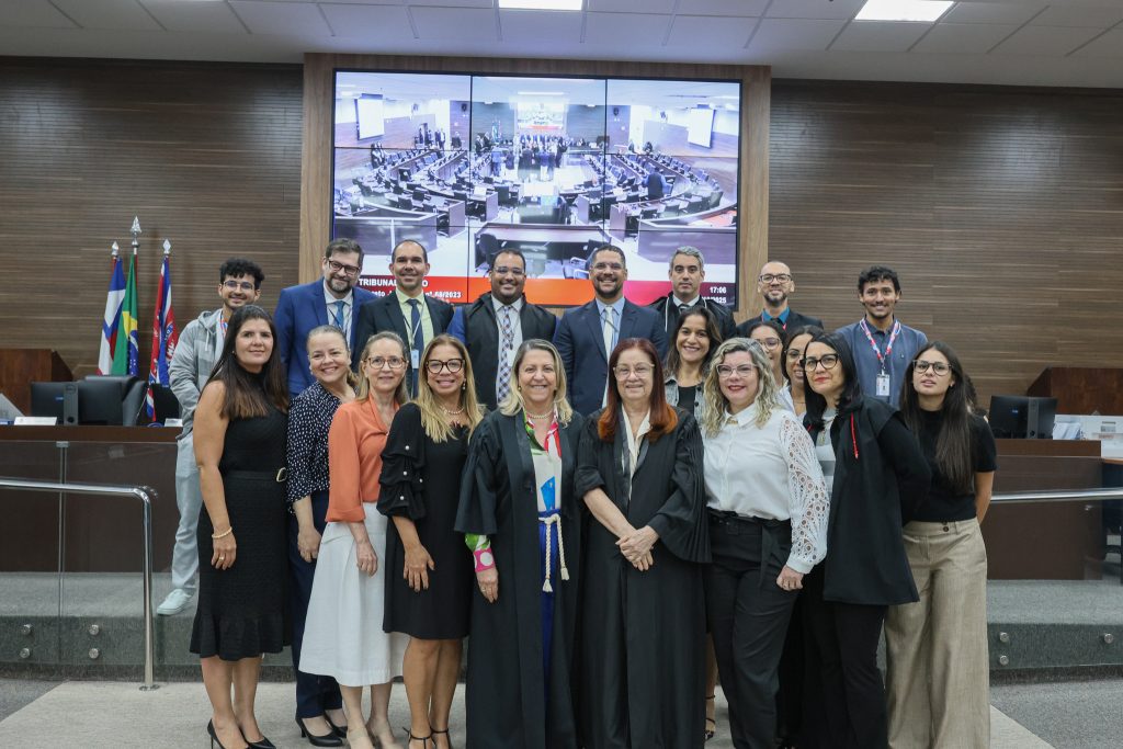 Tribunal Pleno: sessão é marcada pelo lançamento do Portal TJBA Acadêmico e por homenagem à Desembargadora Lícia Fragoso     