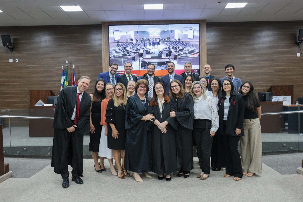 Tribunal Pleno: sessão é marcada pelo lançamento do Portal TJBA Acadêmico e por homenagem à Desembargadora Lícia Fragoso     