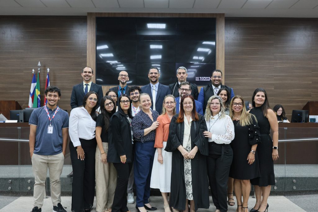 Tribunal Pleno: sessão é marcada pelo lançamento do Portal TJBA Acadêmico e por homenagem à Desembargadora Lícia Fragoso     