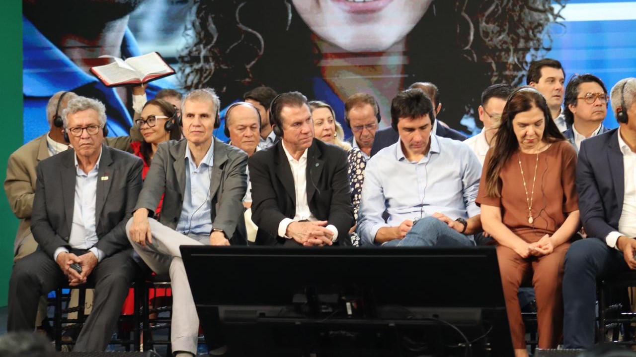 Presidente do TJBA prestigia inauguração de fábrica de veículos em Camaçari, com a presença do Presidente da República    