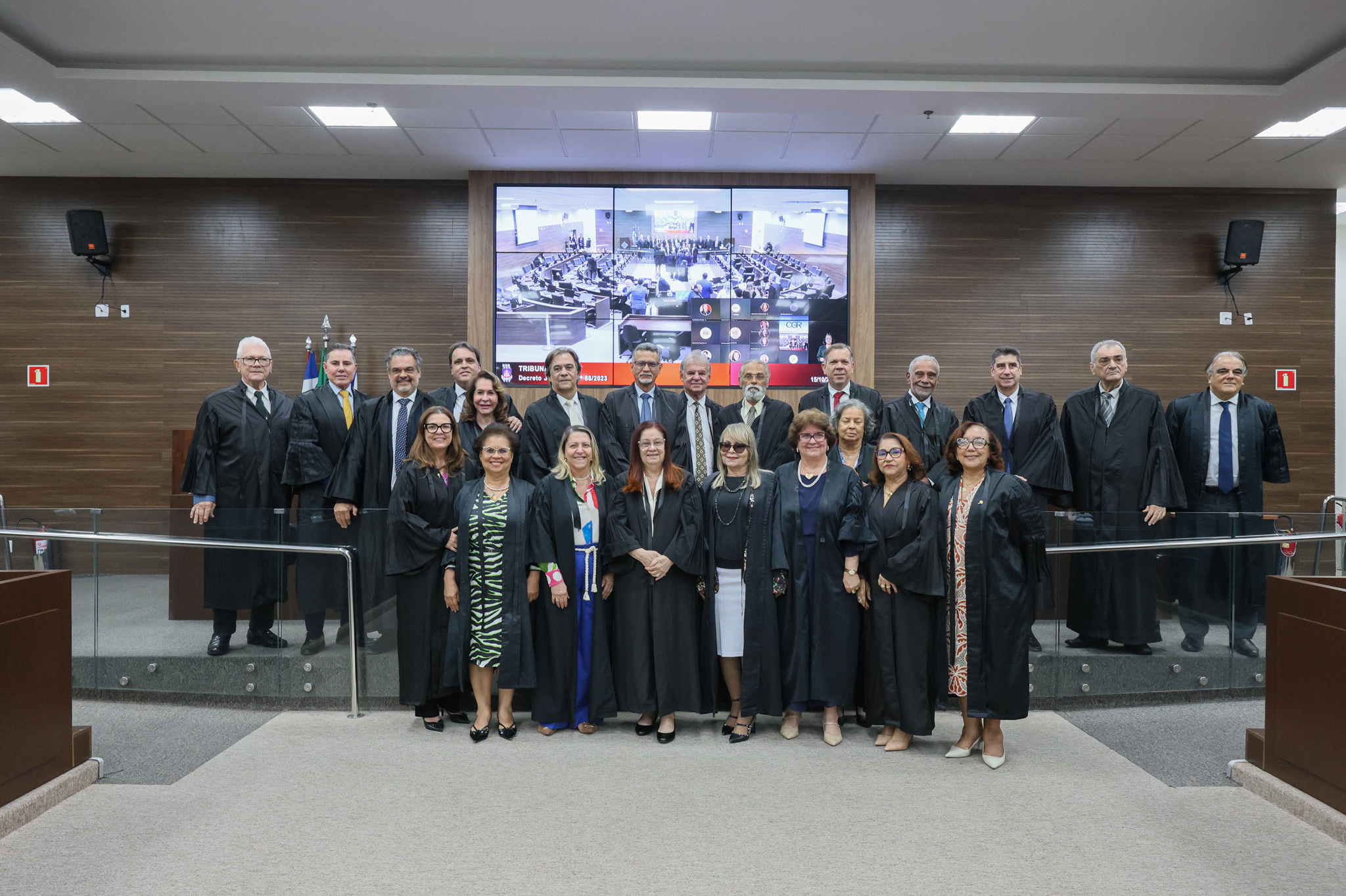Tribunal Pleno: sessão é marcada pelo lançamento do Portal TJBA Acadêmico e por homenagem à Desembargadora Lícia Fragoso     