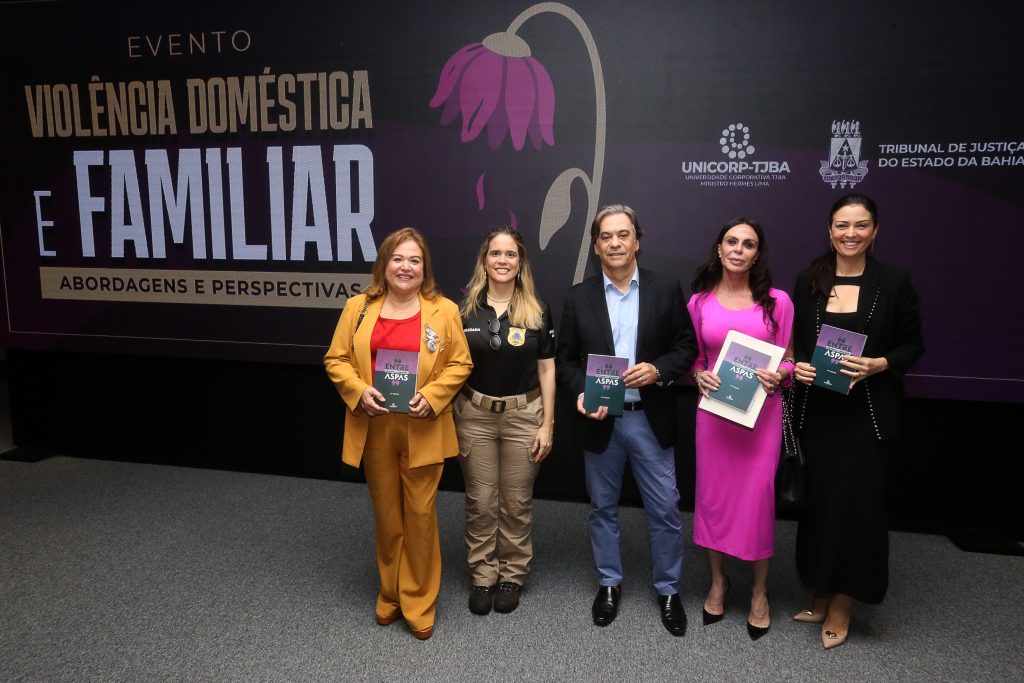 Luta contra a Violência a Mulher é debate Central no TJBA: Unicorp promove evento com debates e lança nova edição da Revista Entre Aspas