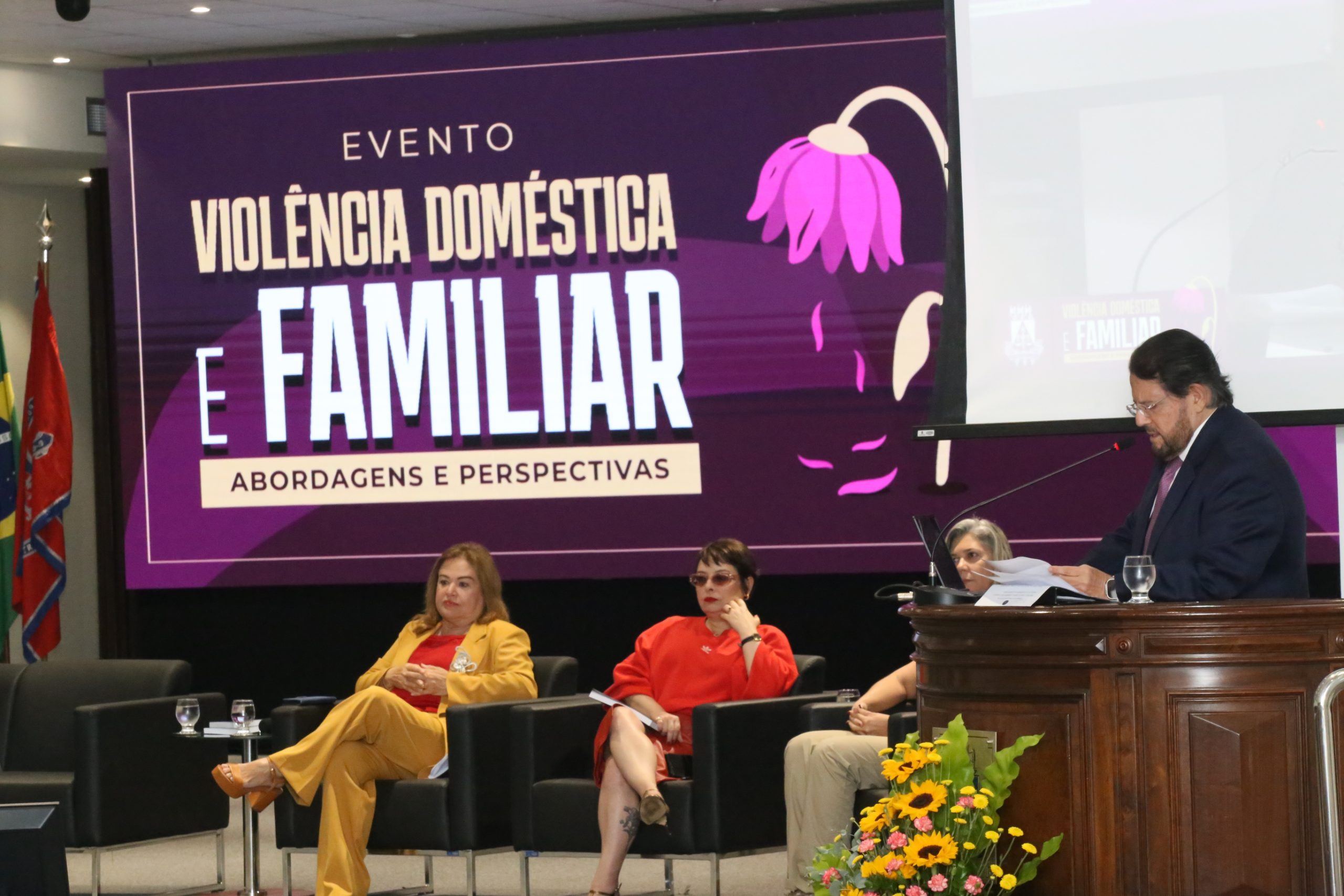 Luta contra a Violência a Mulher é debate Central no TJBA: Unicorp promove evento com debates e lança nova edição da Revista Entre Aspas   