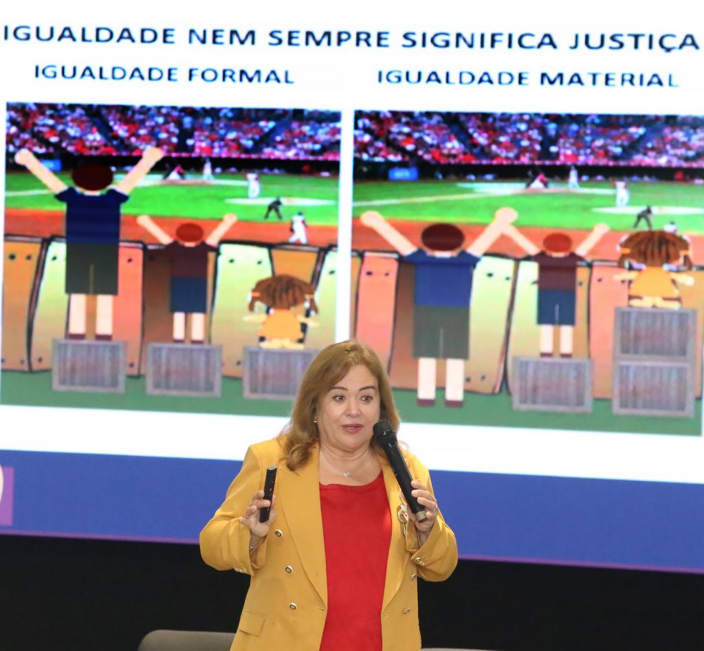 Luta contra a Violência a Mulher é debate Central no TJBA: Unicorp promove evento com debates e lança nova edição da Revista Entre Aspas