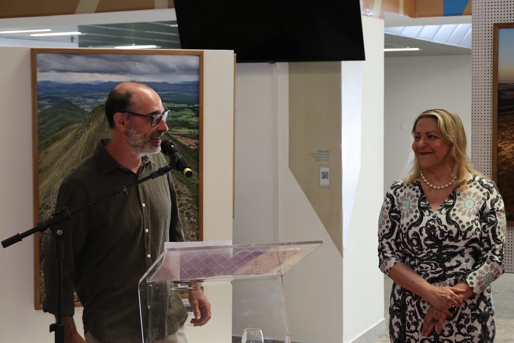 Presidente do TJBA prestigia encerramento da exposição “Bahia vista por um Passarinho”