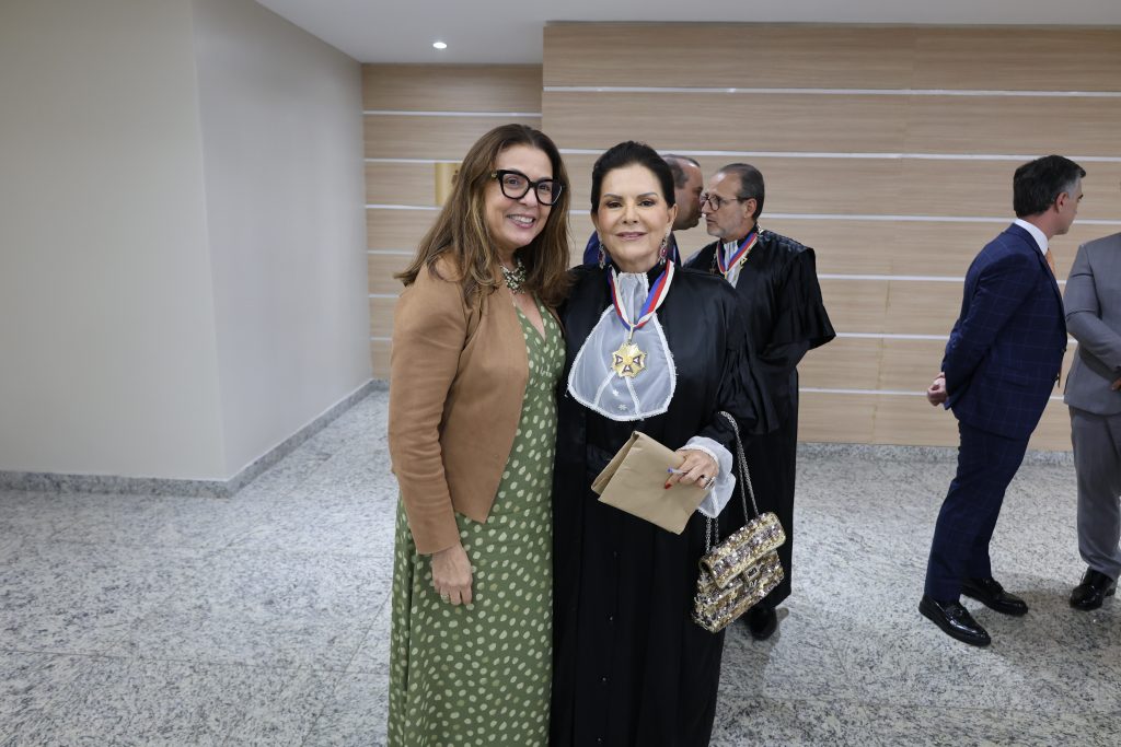 Desembargadores do TJBA prestigiam a posse da nova Mesa Diretora do TRT5