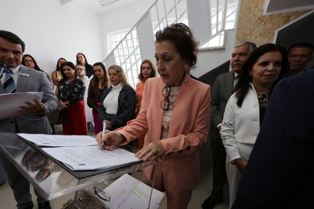 TJBA instala 2ª Vara de Violência Doméstica contra a Mulher e mais um Cejusc em Feira de Santana