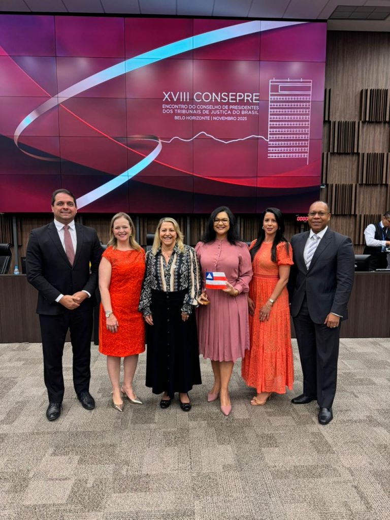 Presidente do TJBA prestigia o XVIII CONSEPRE que aborda discussões iniciadas no TJBA e lança Revista do evento realizado em Salvador   