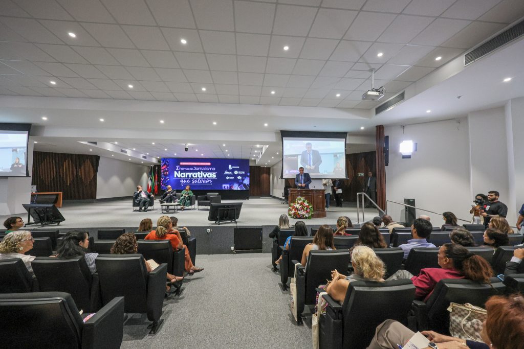 Premiação do TJBA a jornalistas e debate sobre o papel da mídia no enfrentamento à violência contra as mulheres marcam a abertura da 31ª Semana da Justiça pela Paz em Casa   