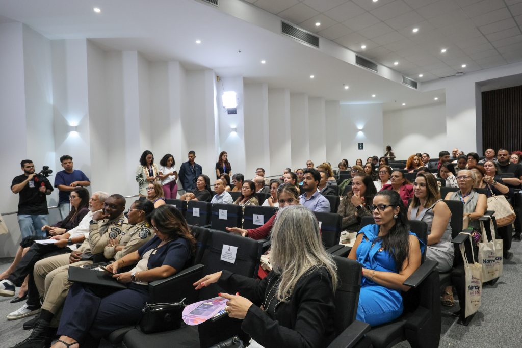 Premiação do TJBA a jornalistas e debate sobre o papel da mídia no enfrentamento à violência contra as mulheres marcam a abertura da 31ª Semana da Justiça pela Paz em Casa   