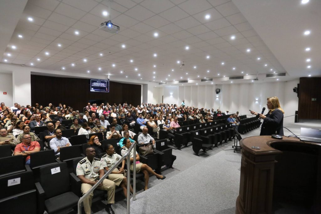 Seminário aborda a atuação do Oficial de Justiça em situações de violência doméstica